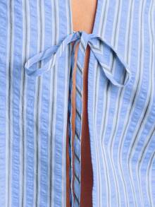 Nöista Blusa corta a rayas de color lila con mangas abullonadas y nudo delantero. Ligera y transpirable para el verano. Perfecta para el estilo cottagecore, uso casual o un look de picnic. Femenina y con un estilo sencillo y elegante.