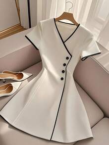 INAWLY 优雅时尚拼色V领收腰A字短款连衣裙 - 米色 - 查看 3