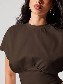 Denimoi Fitted Waist Crew Neck Short Sleeve Tee