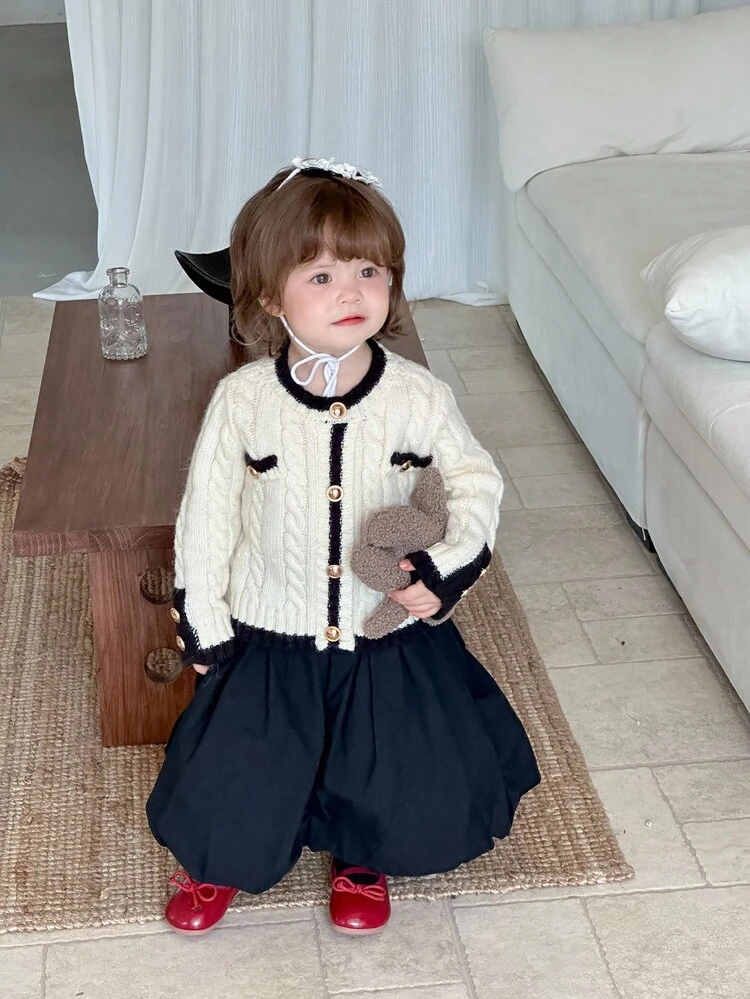 Baby Girls' Simple & Comfortable Black & White Contrast Korean Style Long Sleeve Sweater Fall,Winter Toddler Girls Clothes