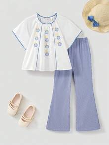 Joliand Joliand 2 pezzi Set di top a maniche corte con fiori ricamati e bordo arricciato e pantaloni a zampa blu a quadri per ragazze pre-adolescenti, adatto per casual, quotidiano, viaggio, riunione, festa, estate - Multicolore - Visualizzare 2