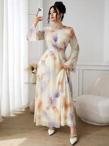 Modelyn Gaun Lengan Panjang Elegan dengan Motif Tie-Dye dan Simpul Putar Ukuran Plus - MultiWarna - View 6