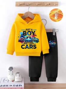 SHEIN 2 件套男婴时尚趣味汽车和字母印花连帽长袖羊毛衫和汽车印花羊毛裤套装，适合秋冬季外出 - 彩色 - 查看 2