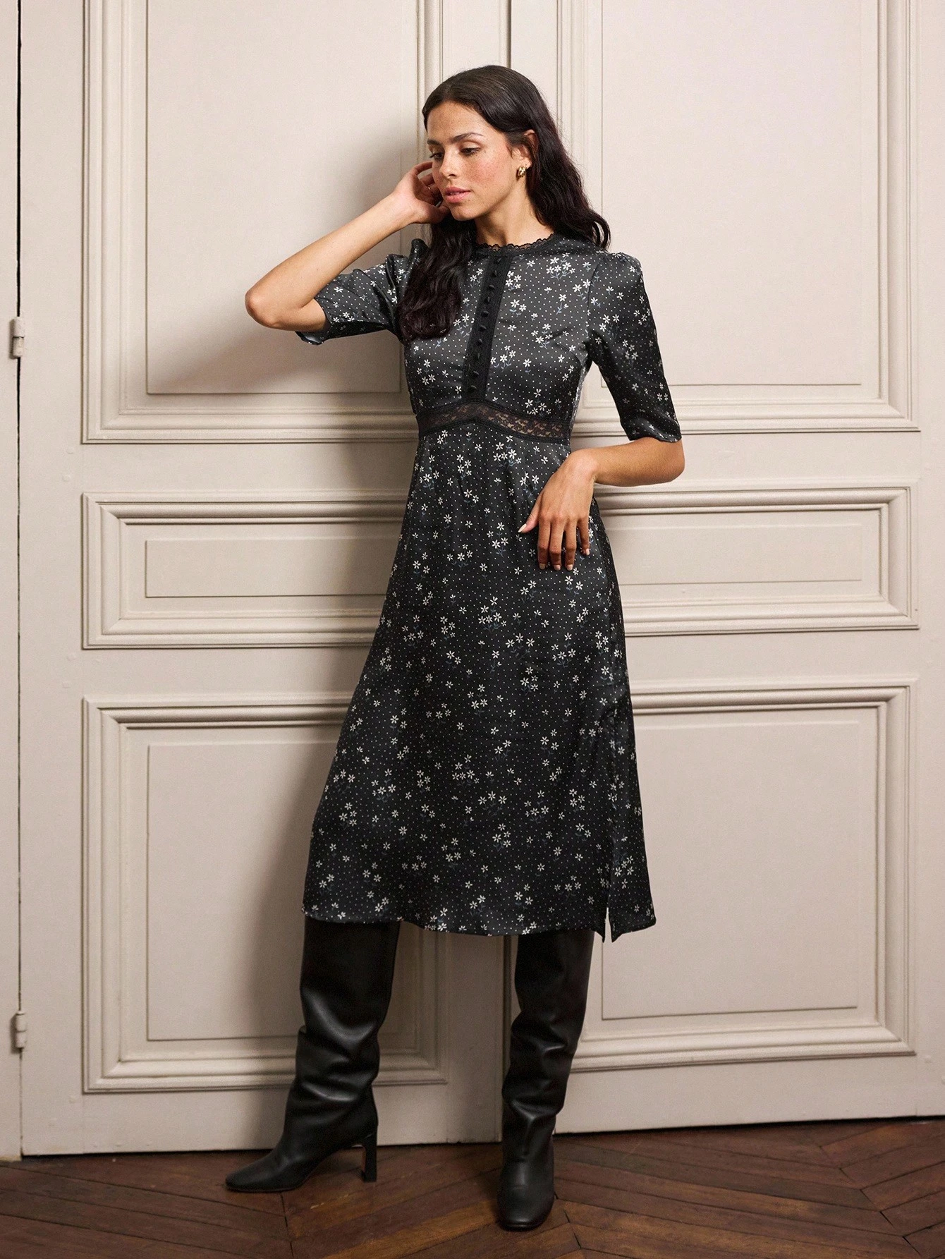 Vestido Midi Floral com Inserção de Renda e Botões Frontais Cobertos, Roupas Femininas de Outono e Inverno