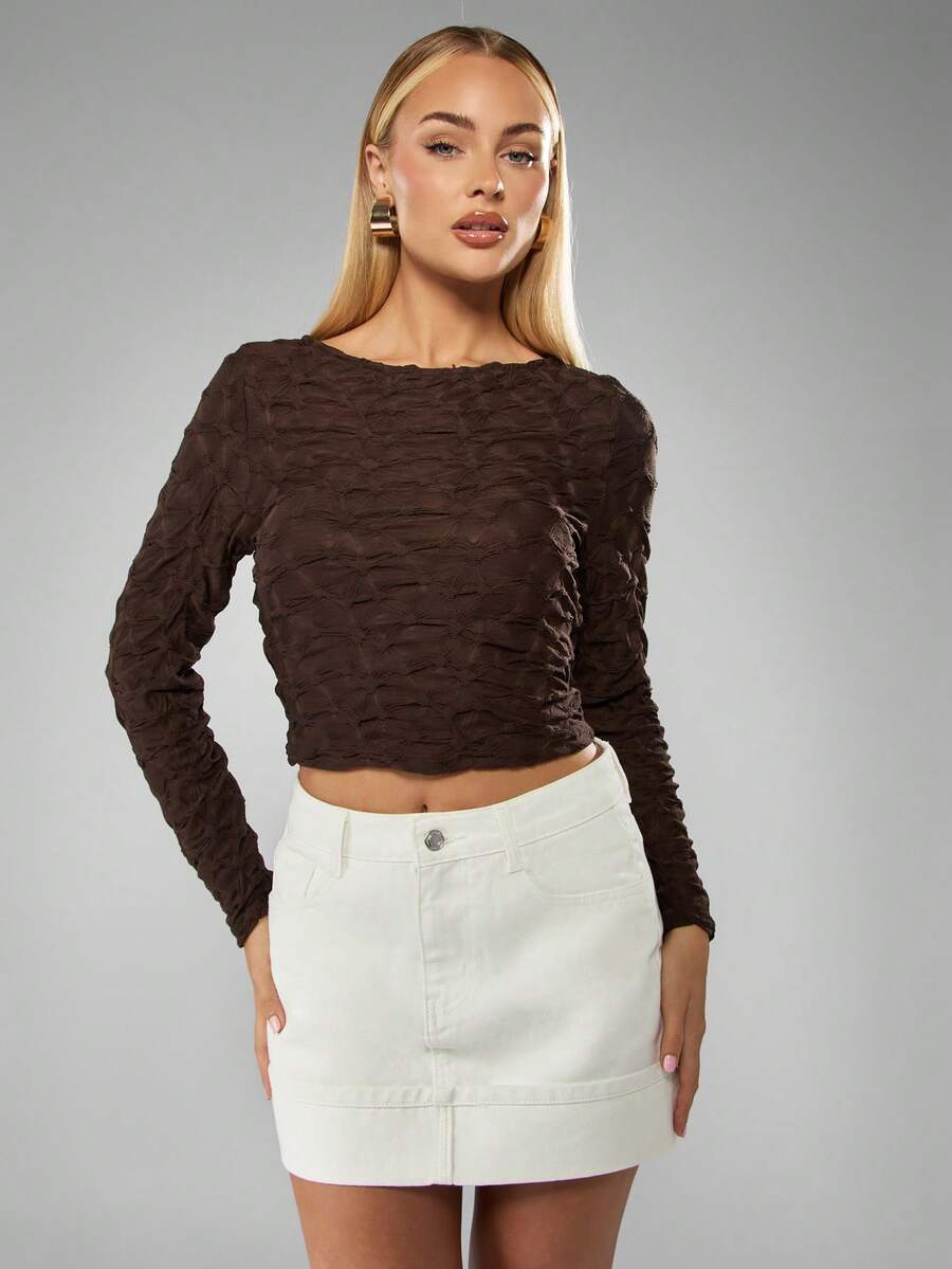 MISSGUIDED Textured Long Sleeve Crop Top Ruched Stretch Fabric Casual Pullover Fall Winter Layering Essential - Coffee Brown - View 1