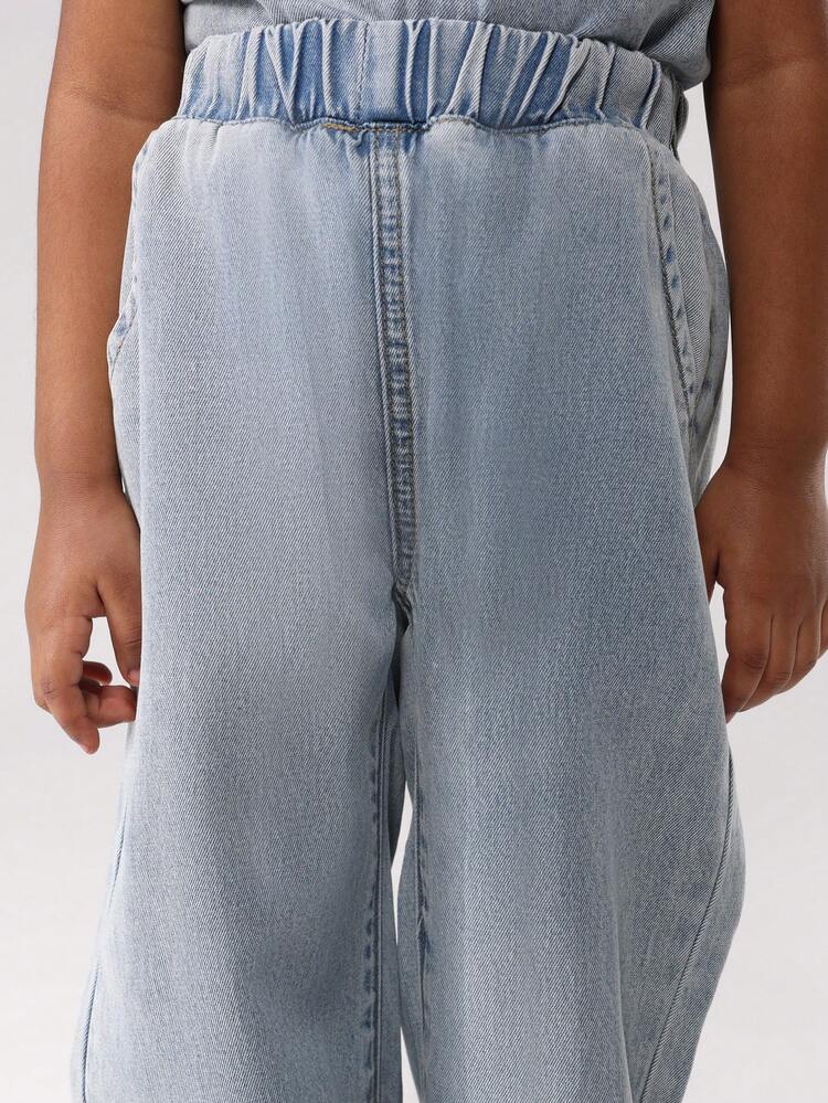 Top peplum de mezclilla y pantalones anchos con ribete de encaje