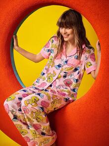 Chillnights X LOONEY TUNES Conjunto de pijama feminino com estampa de desenho animado, blusa de manga curta e calça, pijama de verão, conjunto de pijama feminino com desenho animado, conjunto de pijama rosa, pijama Tweety Bird, conjunto de roupa de dormir feminino
