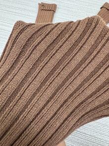 Uhlyne 这款法式复古人造丝混纺女士圆领长袖毛衣，优雅休闲百搭，采用罗纹针织工艺，袖口饰有金属铜扣，侧边开衩，大地色系（驼色、深卡其色），蕾丝领口，适合春秋冬季穿着，也适合工作、办公、教师、返校、秋季、商务休闲、复古学院风等场合。 - 卡其色 - 查看 11