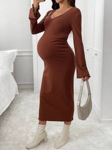 SHEIN Vestido de Maternidade Cor Sólida Decote em V Ombro Caído Manga Longa Ajustado Canelado,Marrom,Outono,Elegante,Ensaio Fotográfico,Vestido de Gravidez Grávida Café Inverno - Castanho - Visão 6