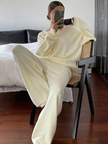 Livesso Conjunto de dos piezas de top holgado de cuello en V y pantalones casuales de punto para mujer en otoño - Albaricoque - Ver 5