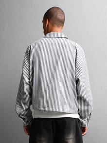 SUMWON Camisa casual de manga larga con botones y bolsillo, de corte regular, de algodón, a rayas clásicas, para hombre, para uso profesional y de oficina, en colores gris y blanco, para primavera y otoño - Azul - Ver 2