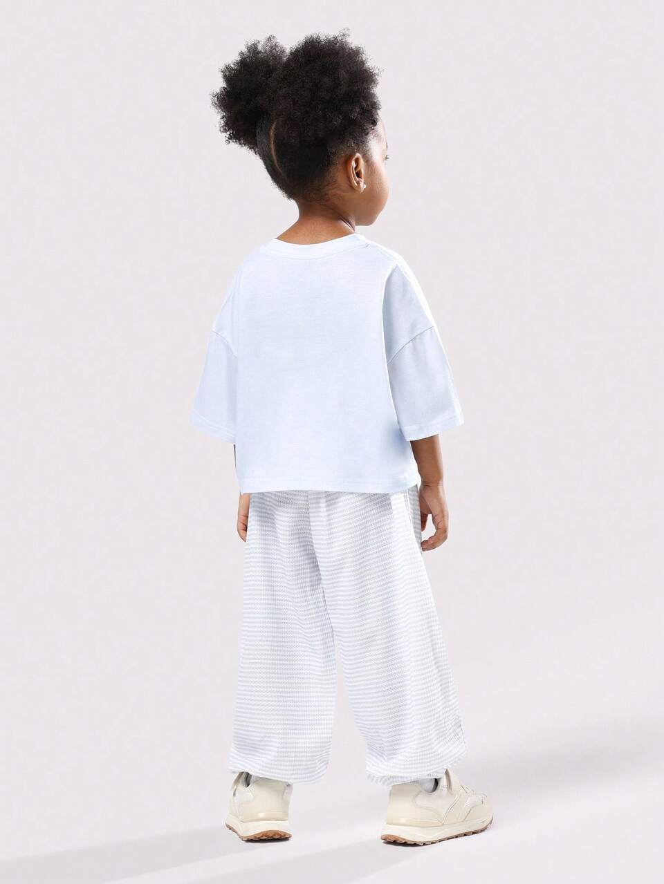 T-shirt à manches courtes avec pantalon large rayé