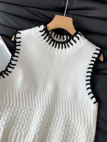 SHEIN Frenchy 女士撞色滚边休闲百搭毛衣背心，女士毛衣背心，女士针织上衣，针织衫，撞色钩针无袖上衣，撞色滚边毛衣背心，奶油色女士背心，黑白上衣，纹理毛衣背心，白色针织上衣，时尚上衣，女士秋季毛衣背心，女士冬季毛衣背心，保暖毛衣背心，法式风格，圣诞毛衣背心，新年，女士休闲装，复古风，简约风，通勤装，办公装，日常穿着的理想之选 - 杏色 - 查看 3