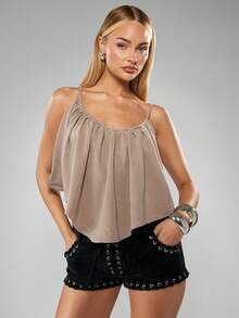 MISSGUIDED 缎面垂坠吊带背心，褶皱领口，无袖上衣 - 卡其色 - 查看 1