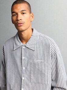 SUMWON Camisa casual de manga larga con botones y bolsillo, de corte regular, de algodón, a rayas clásicas, para hombre, para uso profesional y de oficina, en colores gris y blanco, para primavera y otoño - Azul - Ver 3