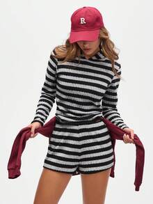 Gameset SHEIN Sport Women's Cozy Striped Ribbed Two-Piece Set,Stylish Hooded Long Sleeve Sweatshirt And Shorts



Hooded Neck Long Sleeve Pullover Sweatshirt - Black - View 3