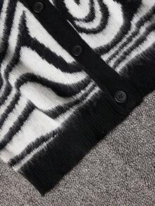 Manfinity Roghcode Men's Casual Loose Button-Up Long Sleeve Cardigan, Fall Winter - Black and White - View 4