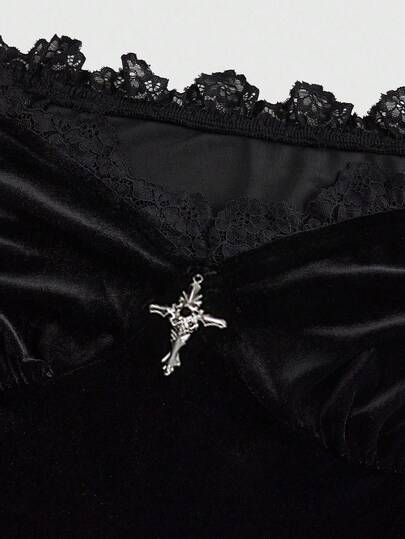 Goth Blusa de talla grande con hombros descubiertos, mangas acampanadas de encaje y terciopelo, estilo gótico