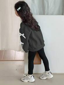 Dazy Kids 2件套女童圆领针织蝴蝶结印花套装 - 灰色 - 查看 2