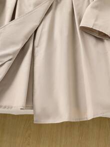 青少年女孩休闲翻领双排扣褶皱风衣，面料舒适，适合外出和上学，秋季