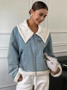 DAZY 女式牛仔拼布宽松短款夹棉大衣，配人造毛皮衬里夹克 - 淺色水洗藍 - 查看 6