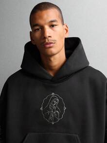 SUMWON 短款刺绣圣母玛利亚肖像连帽衫，袖口华丽设计，欧洲文艺复兴艺术风格，虔诚休闲套头衫 - 黑色 - 查看 3