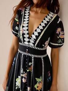 Chiquease 优雅精致度假风透明清凉竹亚麻复古花卉印花泡泡袖短袖精致蕾丝拼接设计收腰A字长裙女式 - 黑色 - 查看 1