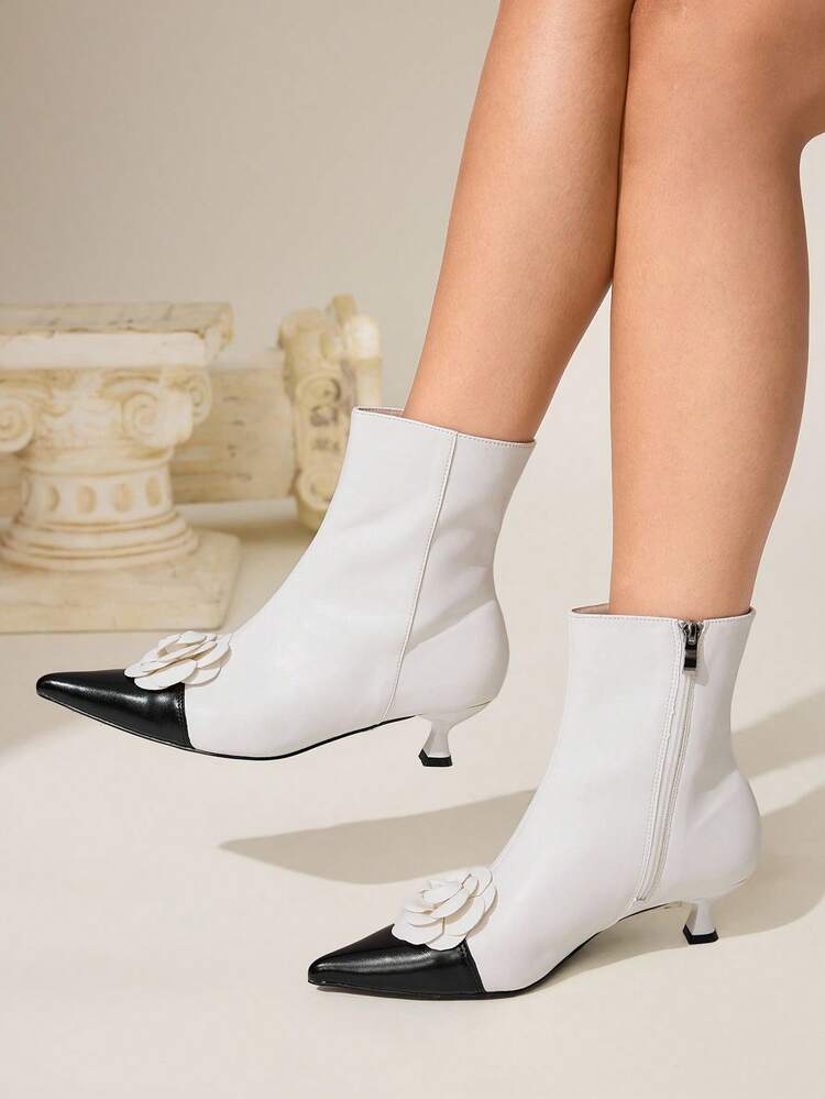 CUCCOO CHICEST Sapatos de Vestido de Couro Sintético Preto e Branco Elegantes, Românticos e Vintage, com Bico Fino e Salto Gatinho, Adequados para Chá da Tarde, Encontros, Festas da Moda, Trabalho, Traje Elegante, Gala, Halloween, Natal e Ação de Graças - Novos Sapatos de Outono/Inverno com Flor de Camélia Colorblock para Mulheres
