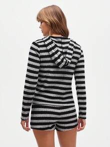 Gameset SHEIN Sport Women's Cozy Striped Ribbed Two-Piece Set,Stylish Hooded Long Sleeve Sweatshirt And Shorts



Hooded Neck Long Sleeve Pullover Sweatshirt - Black - View 6
