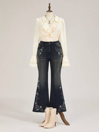 Fairycore Jeans a zampa di donna taglie forti con design floreale in strass e lavaggio vintage consumato