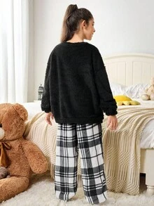 2 件套女童可爱熊贴花刺绣圆领长袖上衣和黑白格子印花法兰绒睡裤柔软舒适羊毛睡衣套装 - 黑色 - 查看 2