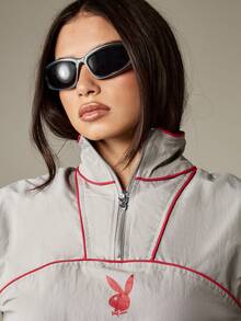 Missguided x Playboy 带有四分之一拉链和兔子标志细节的短款风衣夹克 - 灰色 - 查看 4