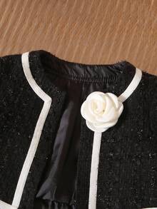 SHEIN 2pcs/Set Babygirl Elegant Black Tweed Jacket And Sleeveless Dress Outfit Baby Girl Black Tweed Outfit Black Toddler Girl Dress And Jacket Set Black Dress With White Collar Toddler Toddler Girl Black Dress White Trim Black Tweed Dress Toddler - Black - View 4