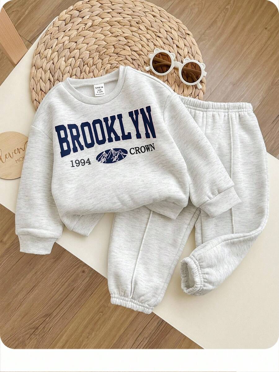 SHEIN Babygirl 可爱灰色字母印花长袖卫衣和裤子套装，秋冬