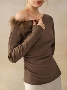 Cévolie Women's Oblique Shoulder Furry Patchwork Fitted Fleece Long Sleeve T-Shirt