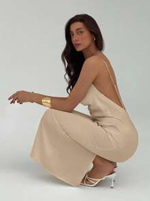 Aloruh 女式纯色无袖露背垂坠领优雅连衣裙 - 卡其色 - 查看 6