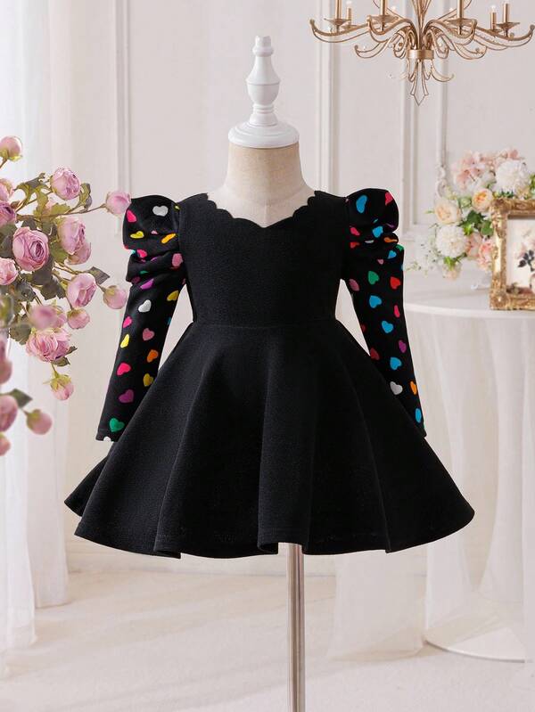 可爱优雅针织拼布心形图案长袖女婴连衣裙