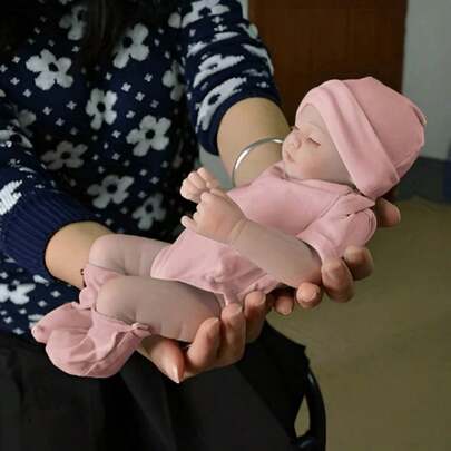 1 件柔软逼真的新生婴儿娃娃 - 乙烯基睡眠真实重生婴儿娃娃，配有衣服套装，是送给幼儿和儿童的完美礼物，逼真的娃娃婴儿车配件，婴儿洗澡礼物