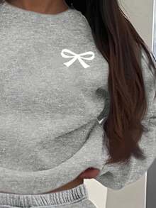 SHEIN 2pcs/Set Teen Girls Casual Minimalist Fashion Classic Bow Graphic & Logo Print Crew Neck Long Sleeve Thick Sweatshirt And Pants Set, Suitable For Autumn/Winter, Graphic Tees, X, Girls Clothes For Kids, Girls T-Shirt, Y2K, Back To School, Y2K Clothes, Vintage Clothes, Streetwear Fall - Grey - View 2