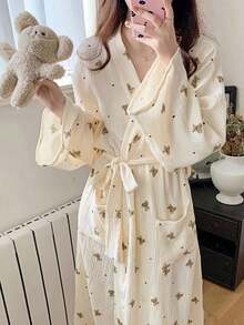 SHEIN 1 件女式睡袍 - 简约欧式长袖睡衣家居服，可爱小熊印花，轻薄材质，纯色，春秋夏季家居浴袍，小码至加大码，婚礼派对，水疗浴室装饰 - 米色 - 查看 4