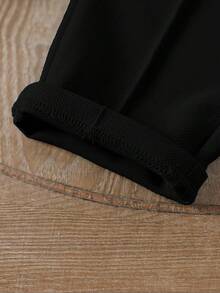 SHEIN 男/女宝宝休闲装，温暖舒适的穿着，适合温和天气。纯色半拉链领长袖上衣，套头设计，方便穿着；搭配纯色无腰带裤。适合户外漫步、居家休闲、轻度运动或温馨的家庭聚会，让宝宝展现天真活力，成为关注的焦点。 - 黑色 - 查看 3