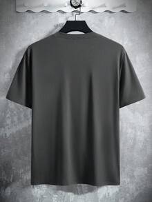 Manfinity Homme 男式修身圆领短袖 T 恤，左胸口袋，带皮革标签