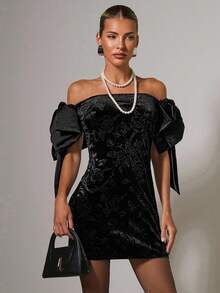 COSMINA Vestido mini ajustado con hombros descubiertos y estampado jacquard elegante para mujer - Negro - Ver 1