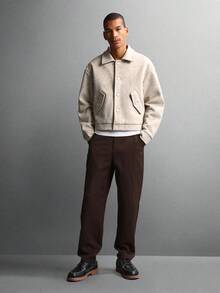 SUMWON 大学风格纽扣前夹克经典美式学院风休闲时尚外套休闲日常穿着现代简约男装 - 杏色 - 查看 3