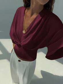 Aloruh Áo thun chui đầu màu trơn cổ chữ V trễ vai tối giản mới, nhún eo, đa năng khi đi làm, áo đỏ - Màu Đỏ Sâu - Xem 6