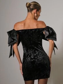 COSMINA Vestido mini ajustado con hombros descubiertos y estampado jacquard elegante para mujer - Negro - Ver 2