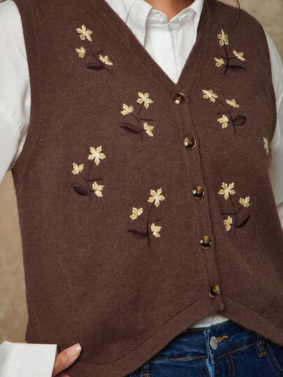 SHEIN VCAY Plus Size Women Floral Embroidered Single-Breasted Casual Knit Vest, Autumn/Winter