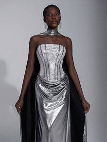 Elitara 优雅、奢华、未来感十足的针织涂层面料，配有缝线、法式刺绣、人字形腹部褶皱、飘逸领口的贴臀连衣裙、女士晚礼服、网眼连衣裙、连衣裙