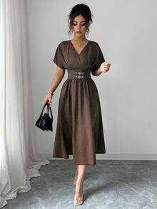 Modelyn Váy midi chữ A ôm sát, cổ chéo, kẻ sọc dệt, màu nâu - màu nâu - Xem 3