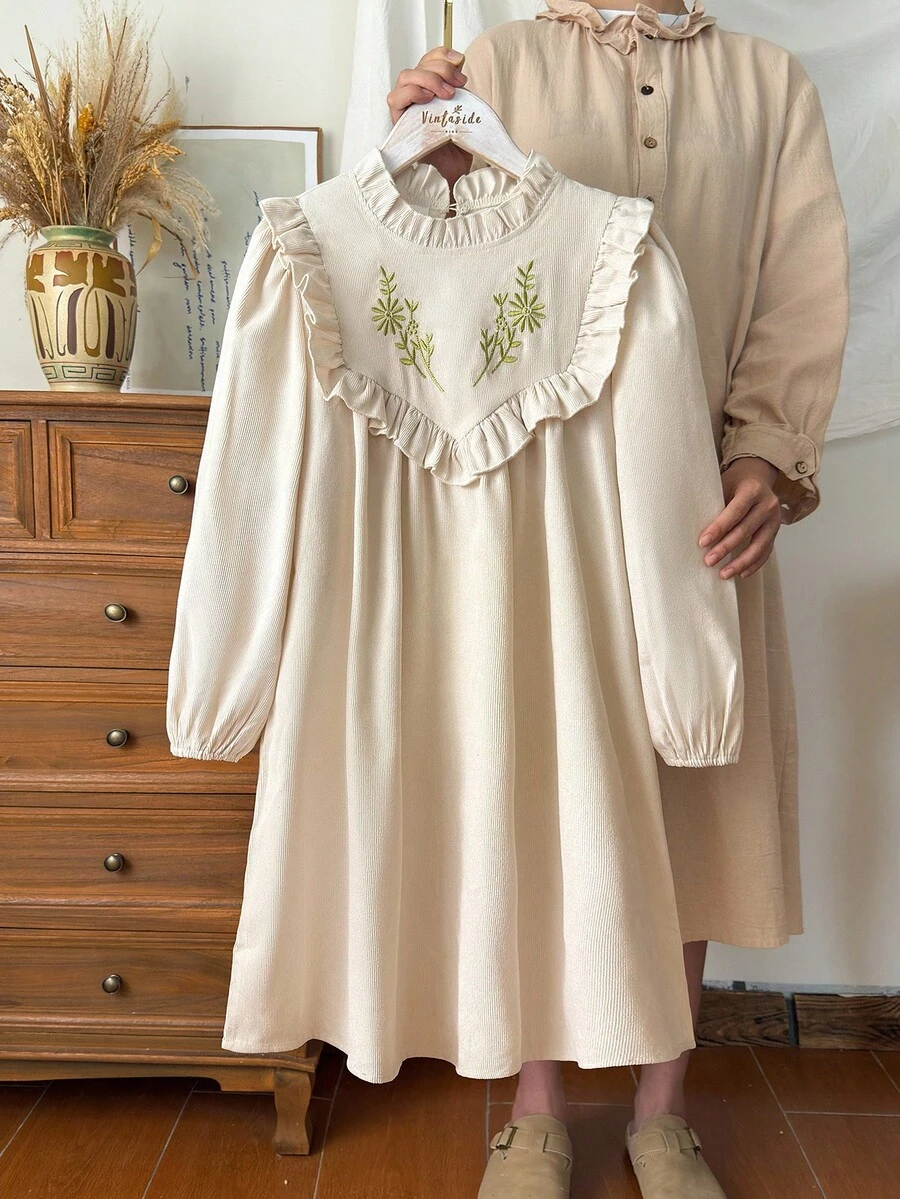 Vintaside Kids 女童秋季灯芯绒连衣裙，荷叶边领，花卉刺绣，时尚优雅，适合郊游、度假、旅行、露营、聚会、生日等场合 - 杏色 - 查看 1